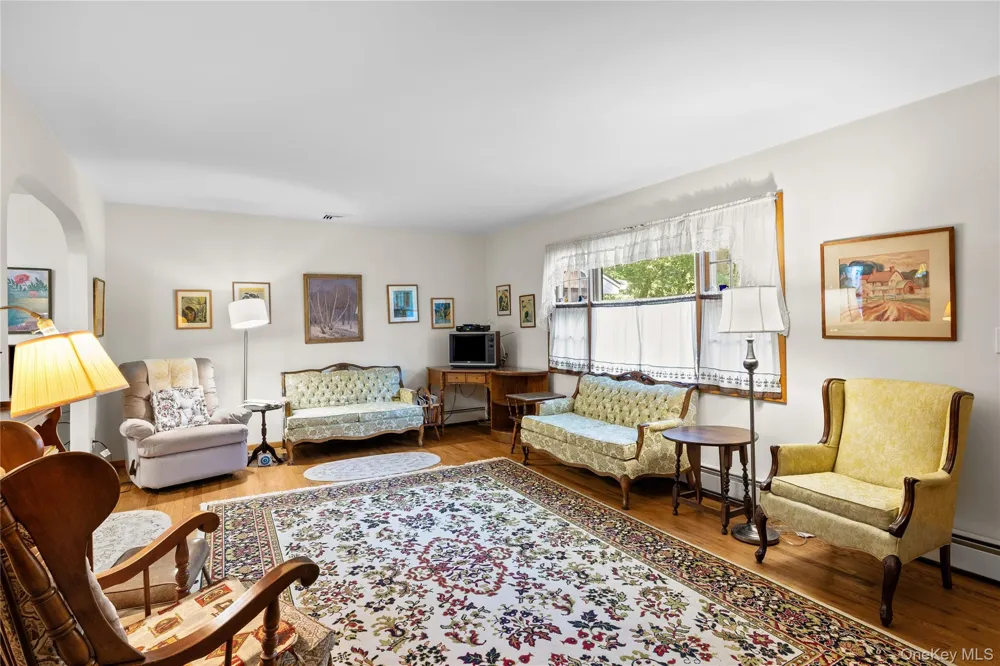 2625 Great Peconic Bay Boulevard Laurel, NY 11948