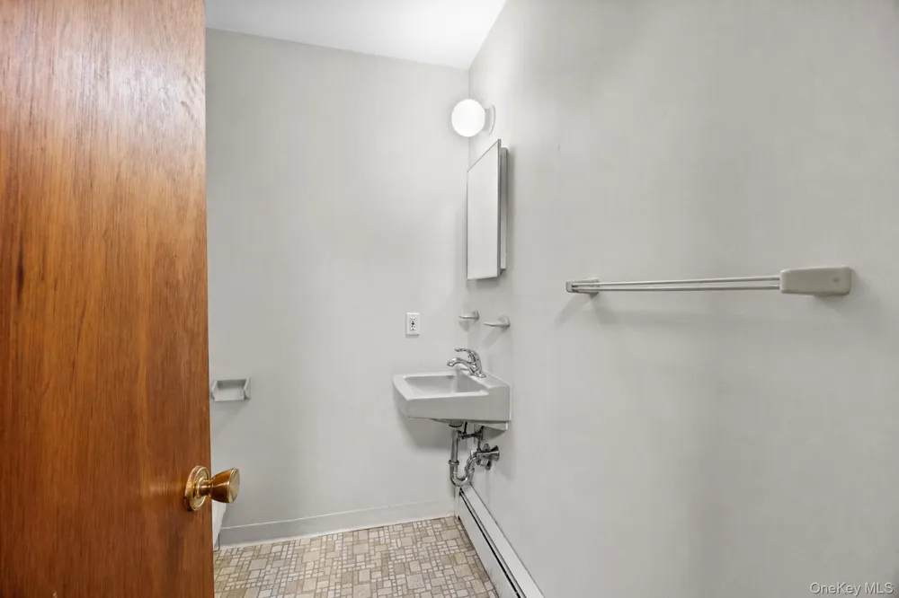 2625 Great Peconic Bay Boulevard Laurel, NY 11948
