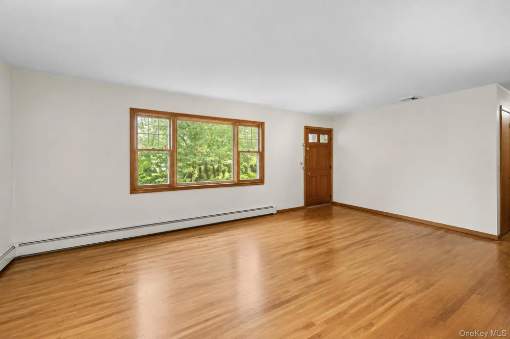 2625 Great Peconic Bay Boulevard Laurel, NY 11948