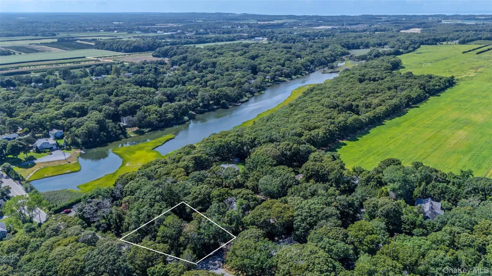 2625 Great Peconic Bay Boulevard Laurel, NY 11948