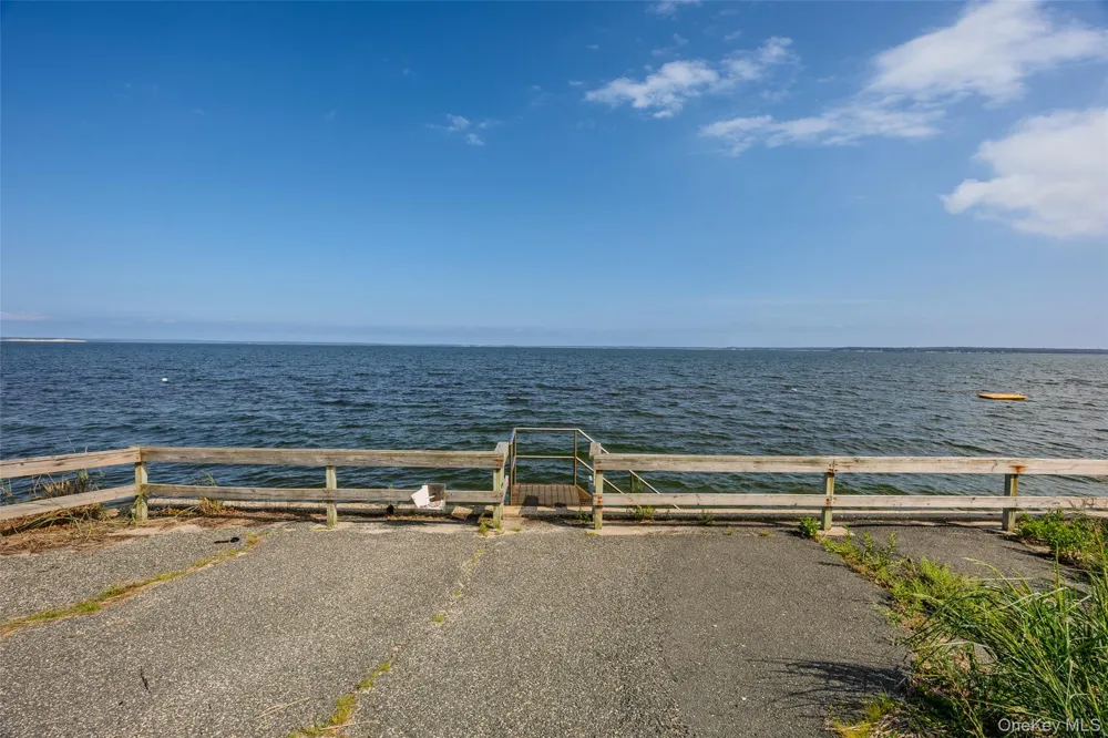 2625 Great Peconic Bay Boulevard Laurel, NY 11948