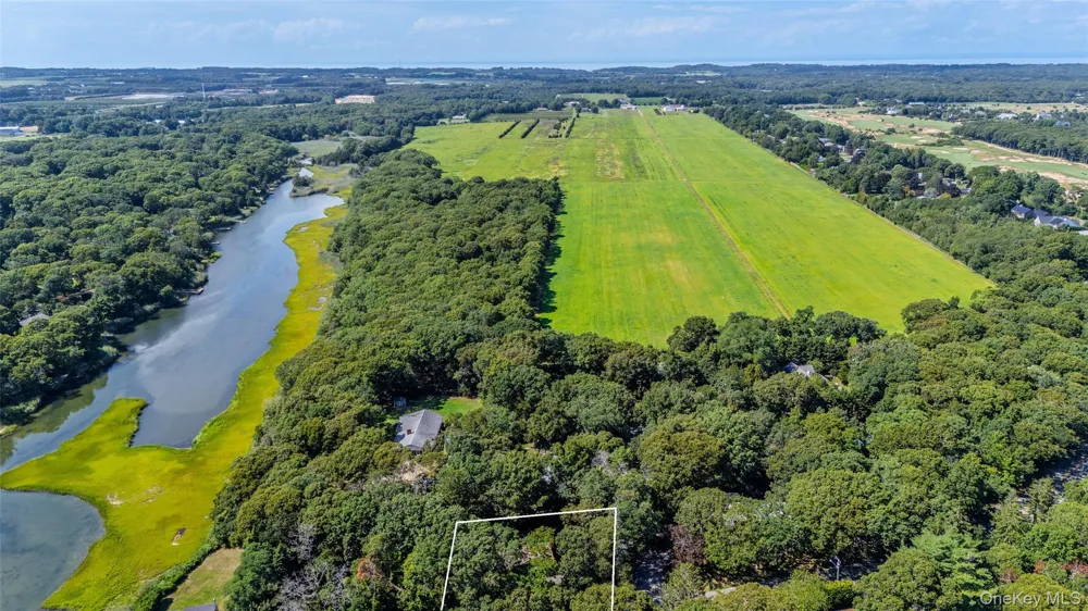 2625 Great Peconic Bay Boulevard Laurel, NY 11948