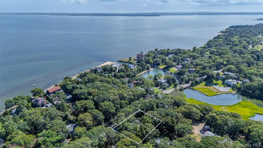 2625 Great Peconic Bay Boulevard Laurel, NY 11948