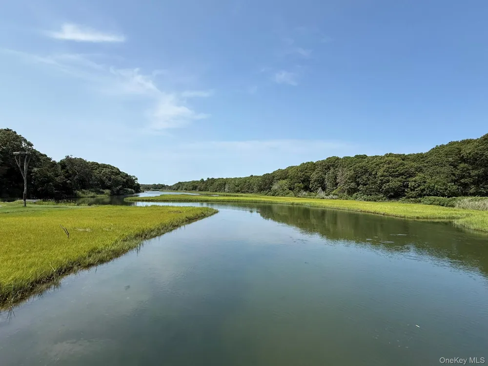 2625 Great Peconic Bay Boulevard Laurel, NY 11948