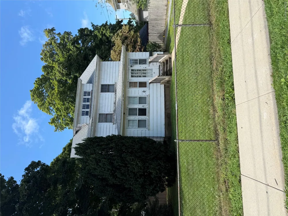 39 Broadway Greenlawn, NY 11740