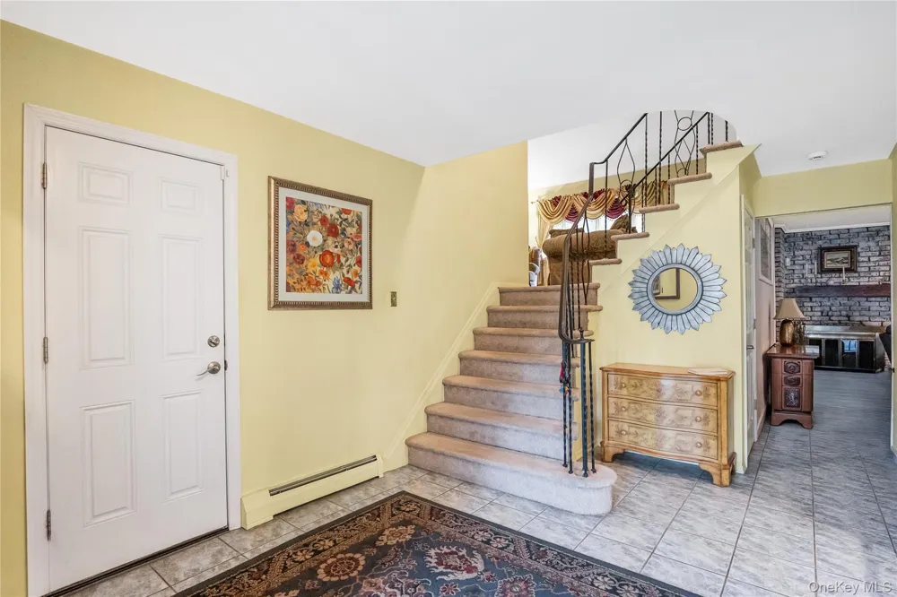 15 Melrose Lane Commack, NY 11725