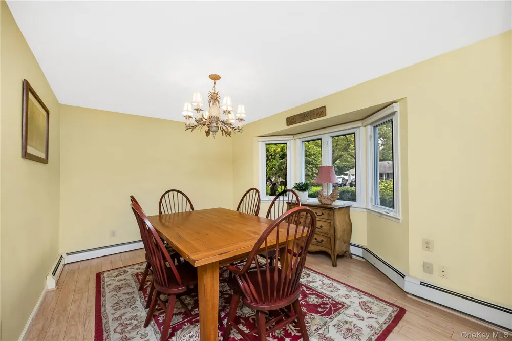 15 Melrose Lane Commack, NY 11725