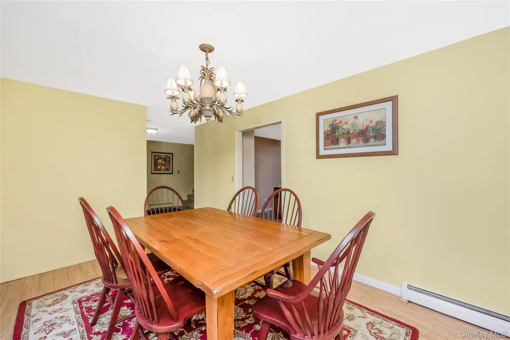 15 Melrose Lane Commack, NY 11725