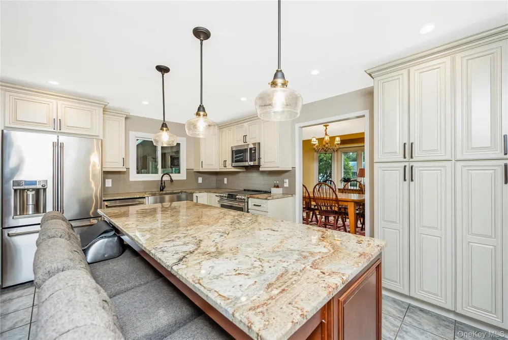 15 Melrose Lane Commack, NY 11725