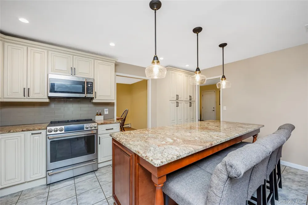 15 Melrose Lane Commack, NY 11725