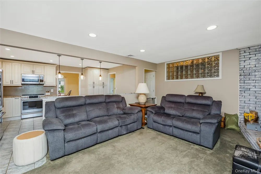 15 Melrose Lane Commack, NY 11725