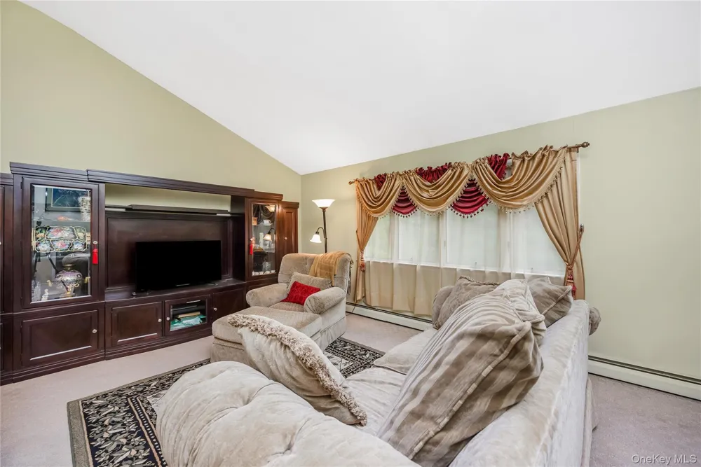 15 Melrose Lane Commack, NY 11725