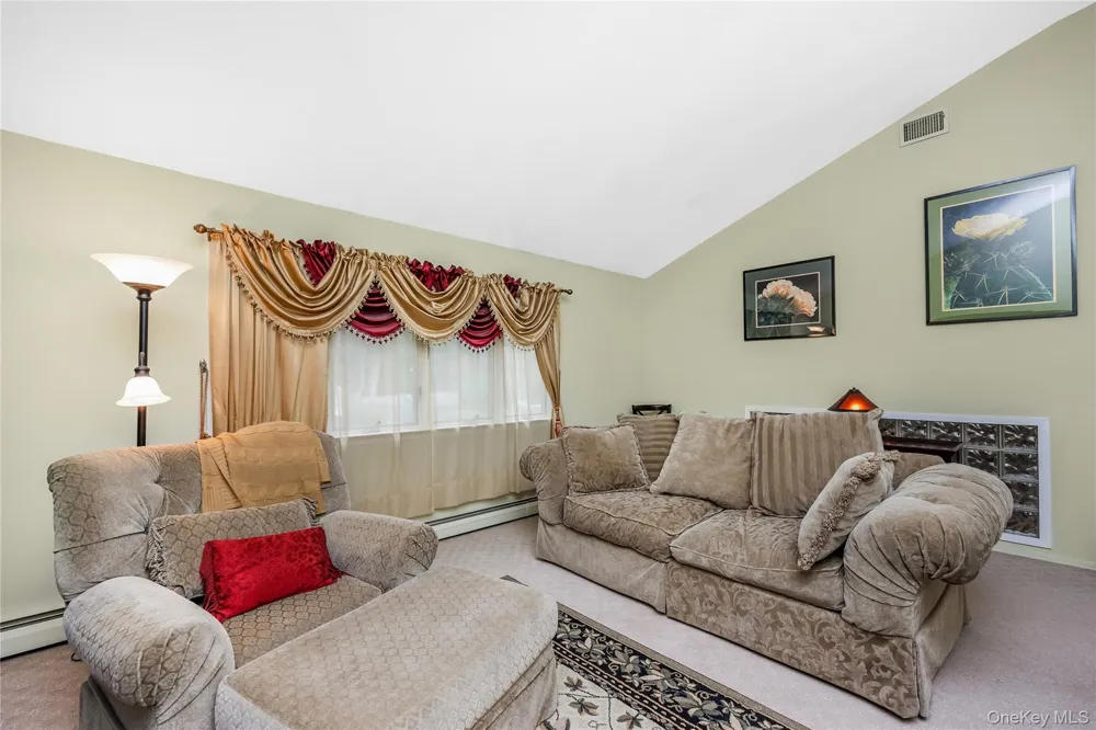 15 Melrose Lane Commack, NY 11725