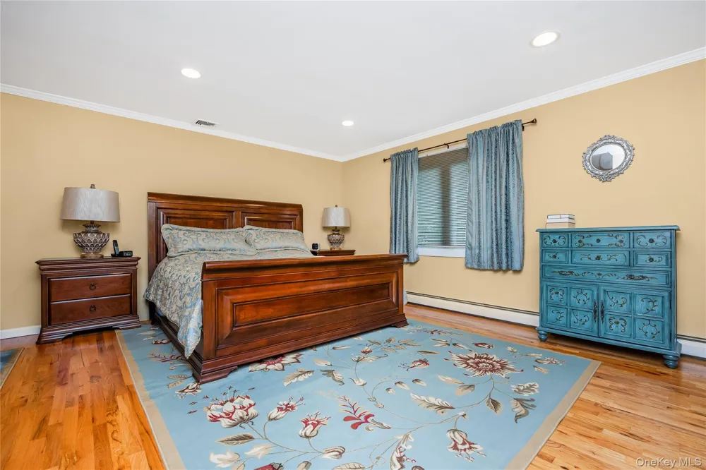 15 Melrose Lane Commack, NY 11725