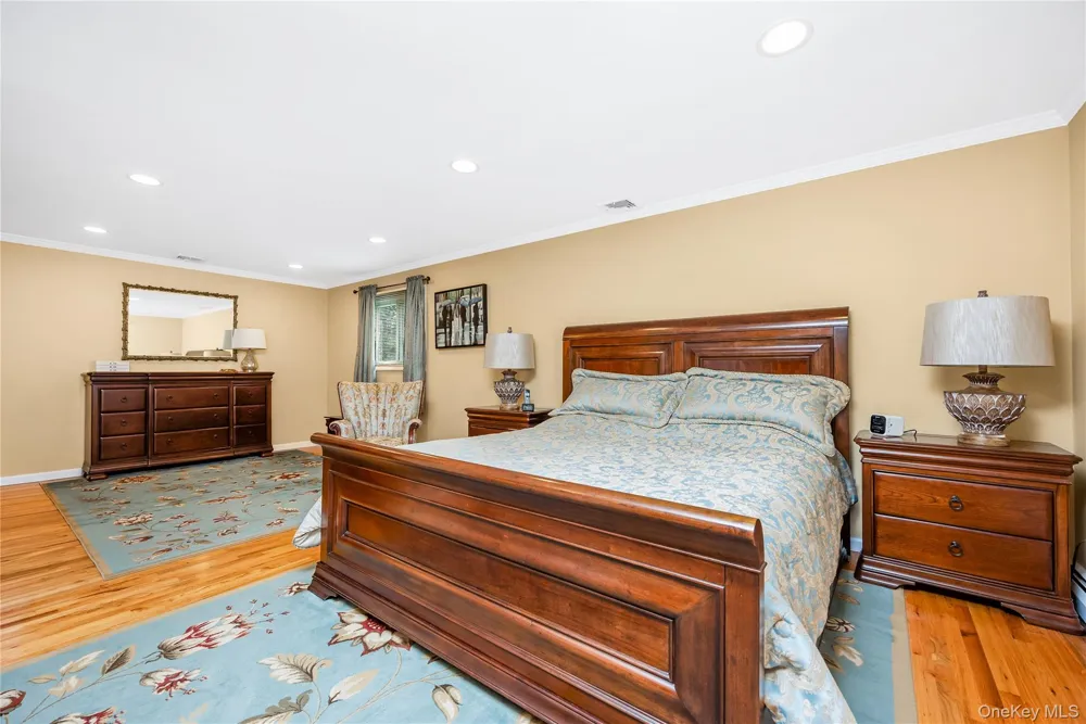 15 Melrose Lane Commack, NY 11725
