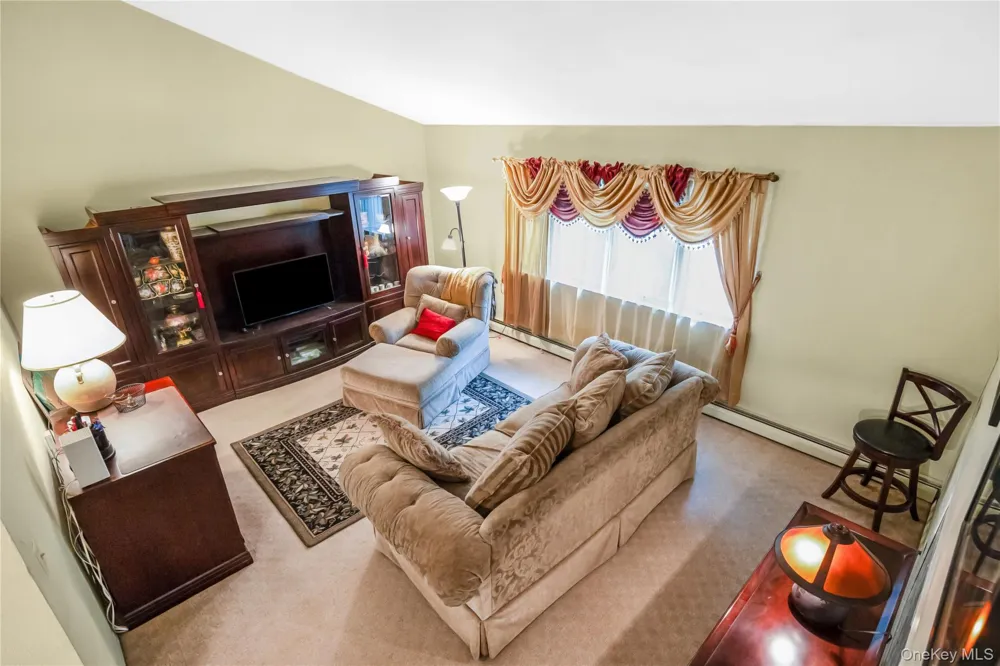 15 Melrose Lane Commack, NY 11725