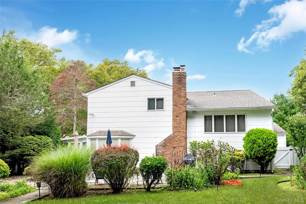 15 Melrose Lane Commack, NY 11725