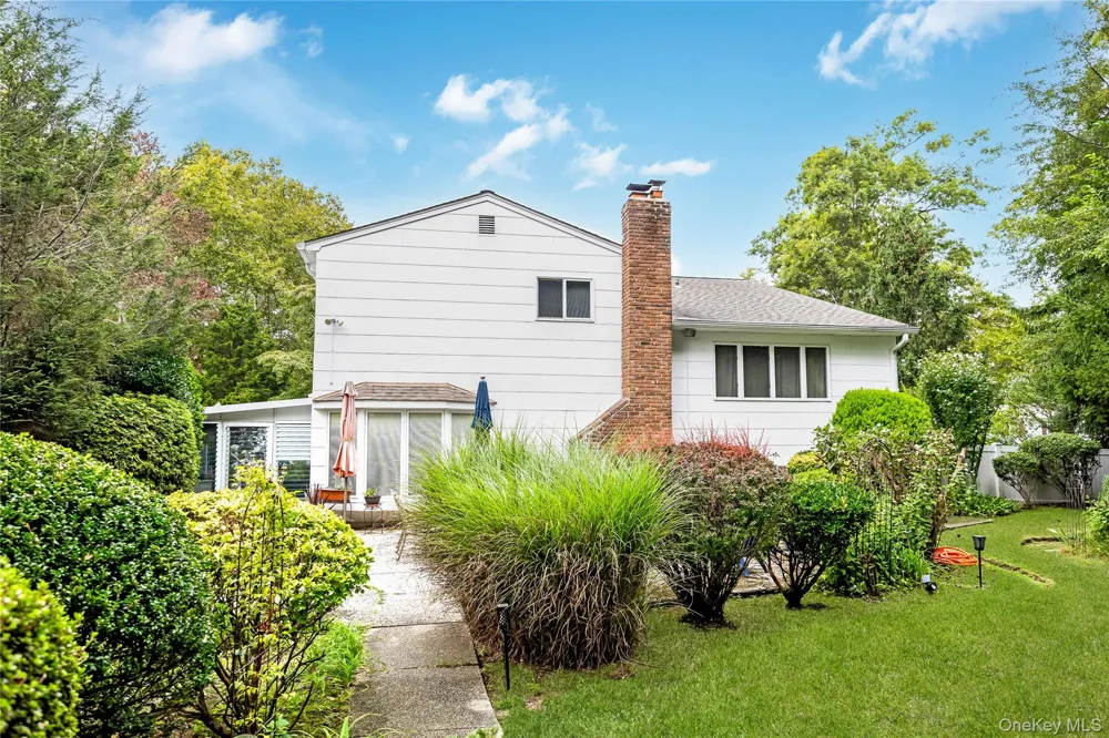 15 Melrose Lane Commack, NY 11725
