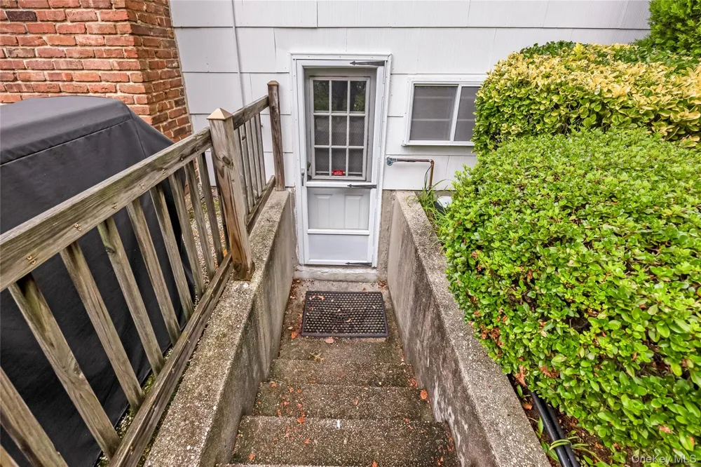 15 Melrose Lane Commack, NY 11725