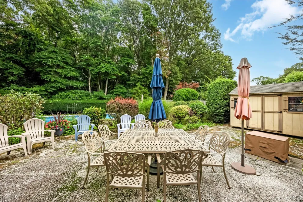15 Melrose Lane Commack, NY 11725