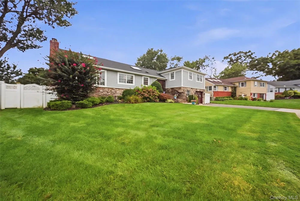 5 Renee Place Massapequa Park, NY 11762