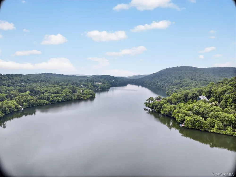 197 Wee Wah Road Tuxedo Park, NY 10987