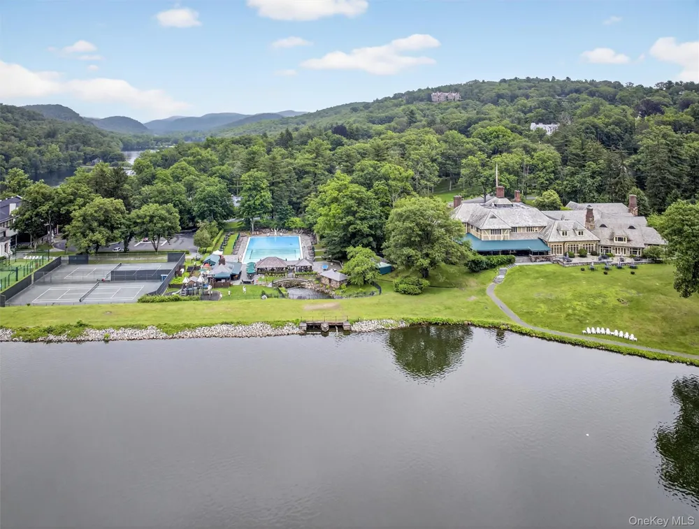 197 Wee Wah Road Tuxedo Park, NY 10987