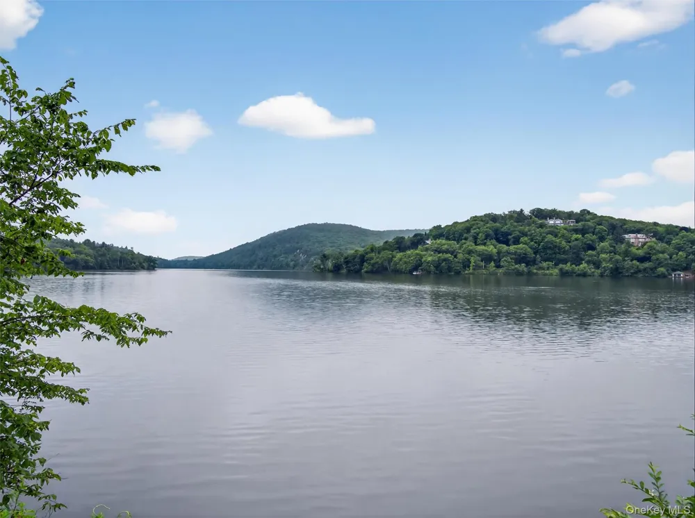 197 Wee Wah Road Tuxedo Park, NY 10987
