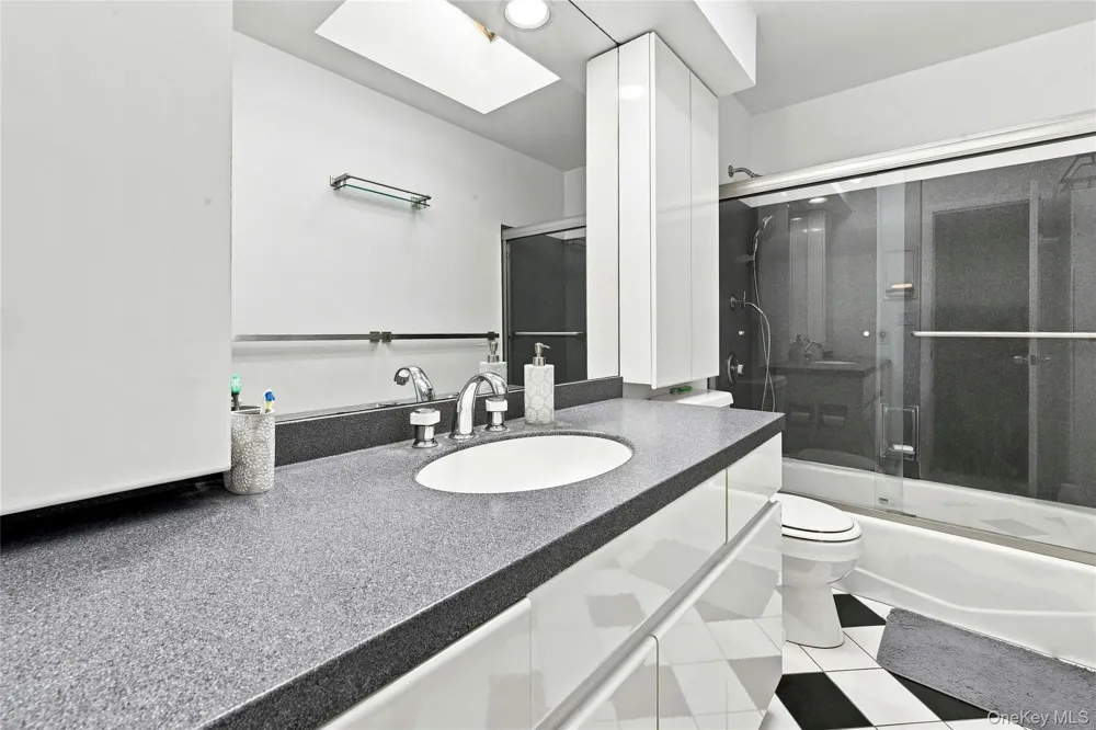 128 Walnut Road Kings Park, NY 11754
