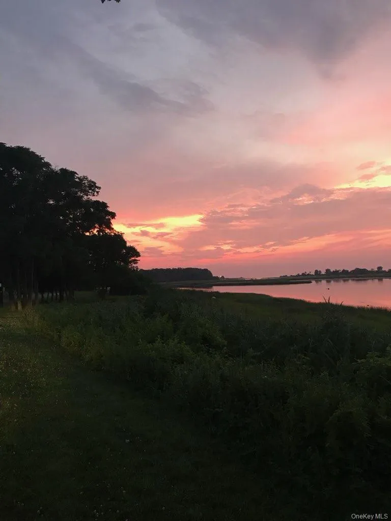 128 Walnut Road Kings Park, NY 11754