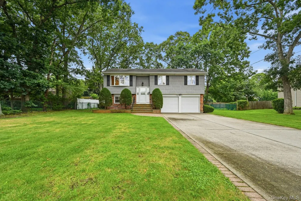 86 39th Street Islip, NY 11751
