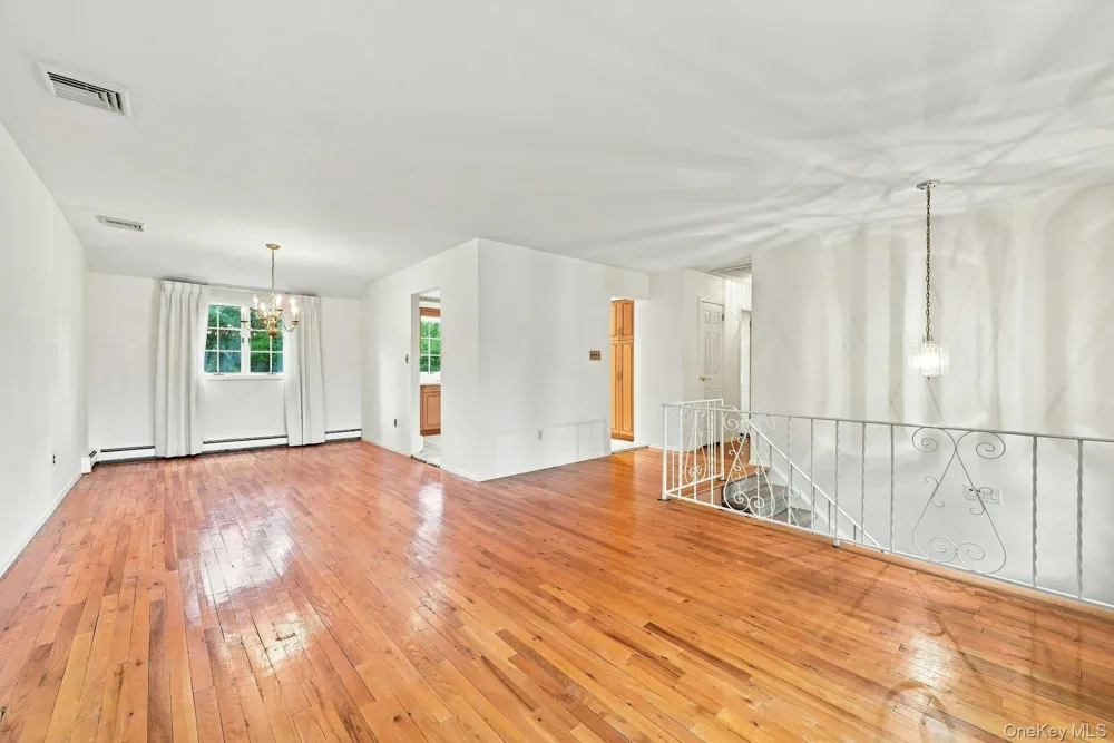 86 39th Street Islip, NY 11751