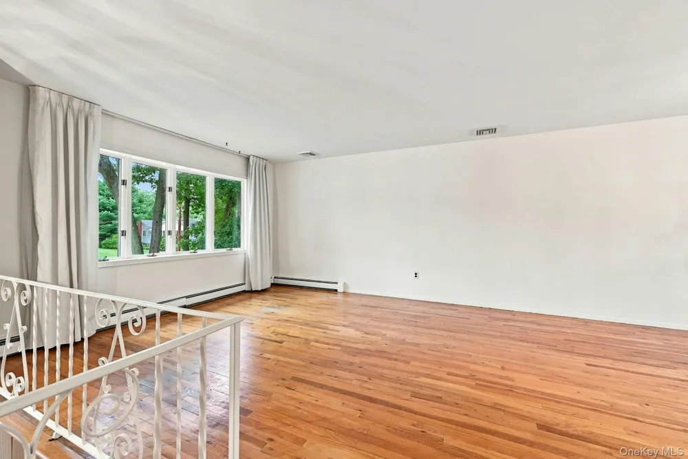86 39th Street Islip, NY 11751