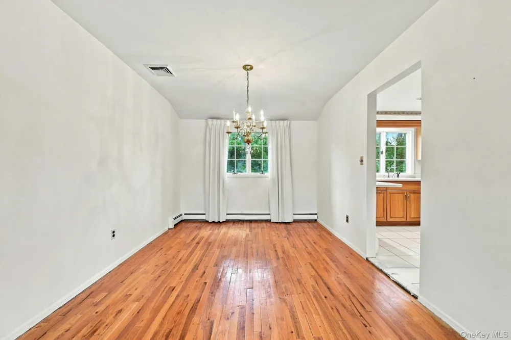 86 39th Street Islip, NY 11751
