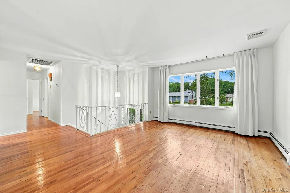 86 39th Street Islip, NY 11751