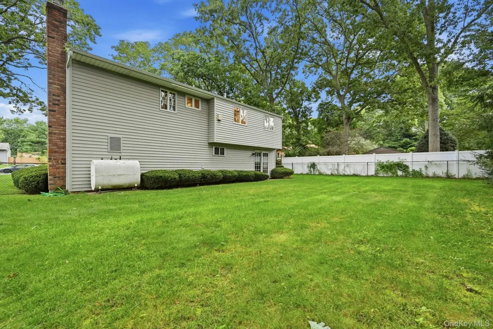 86 39th Street Islip, NY 11751