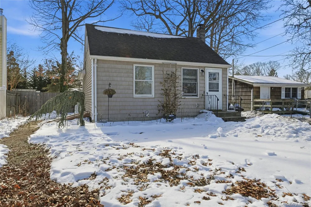 36 Woodlawn Avenue Selden, NY 11784
