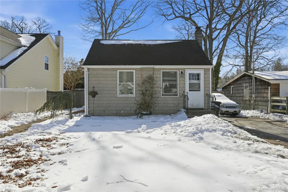 36 Woodlawn Avenue Selden, NY 11784