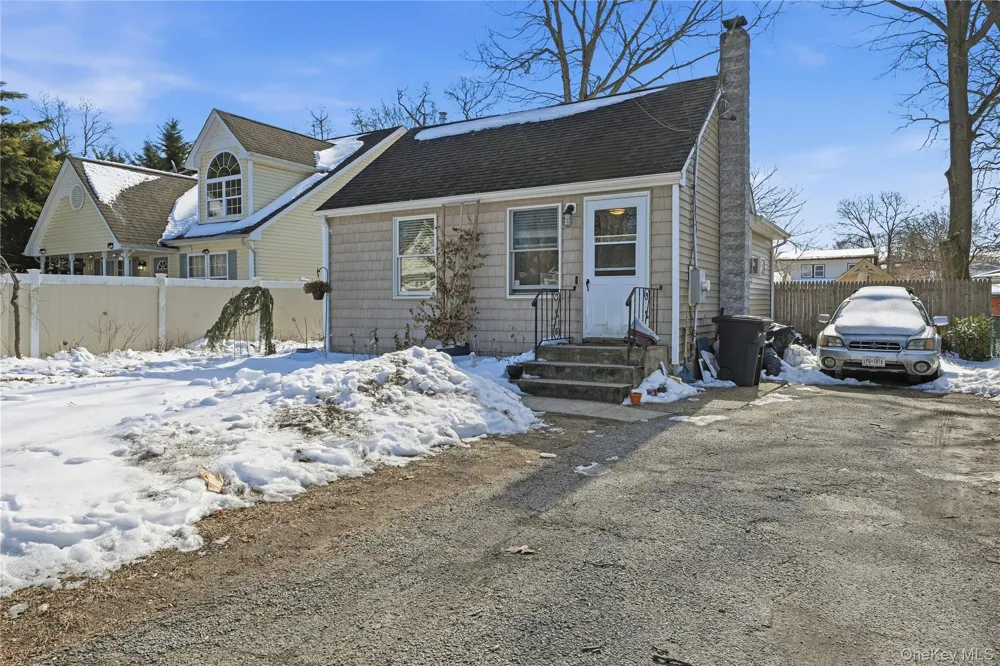 36 Woodlawn Avenue Selden, NY 11784