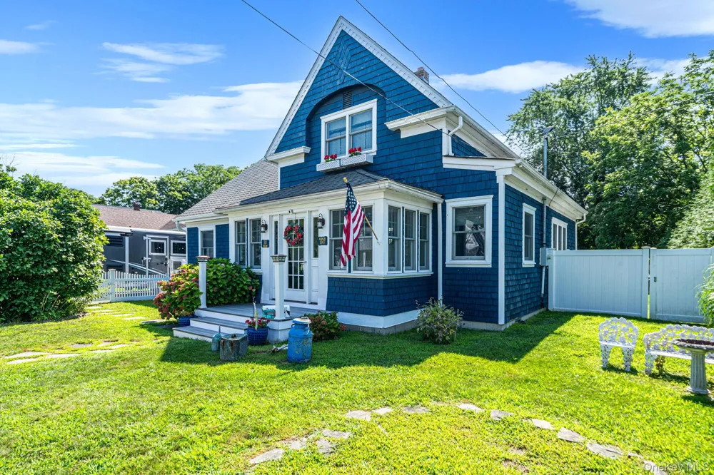 10 Park Street Blue Point, NY 11715