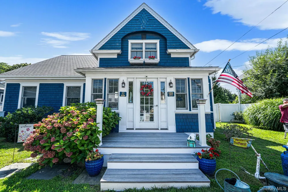 10 Park Street Blue Point, NY 11715