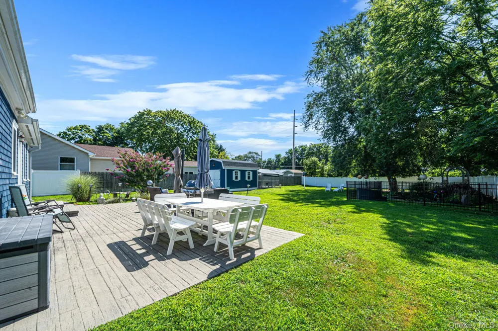 10 Park Street Blue Point, NY 11715