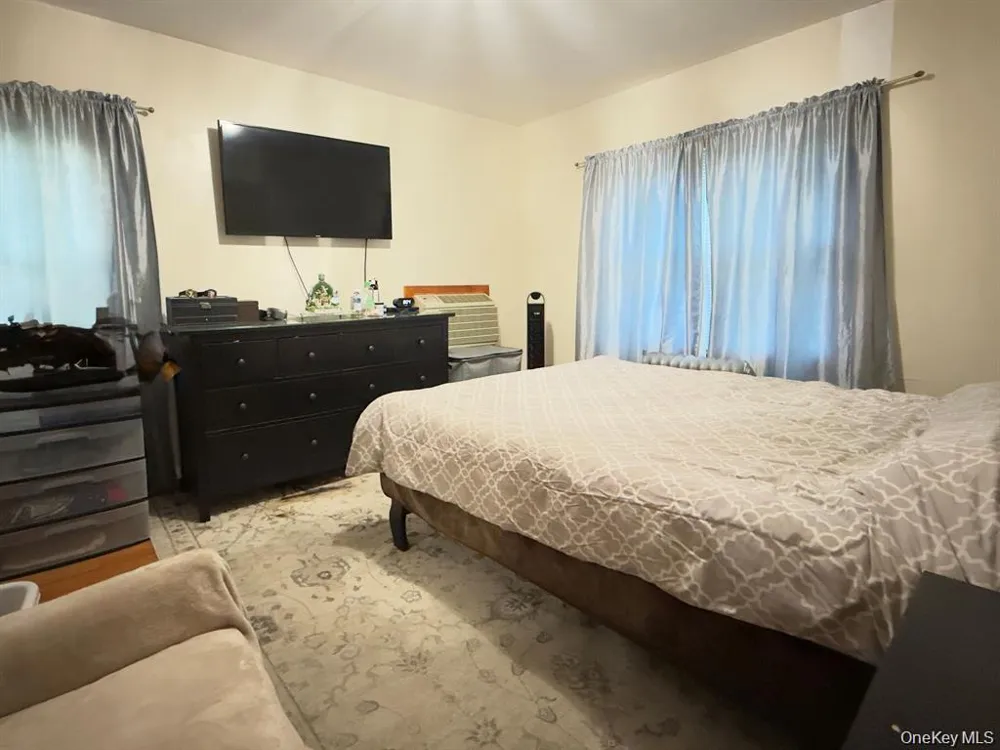 209-44 110th Avenue Queens Village, NY 11429