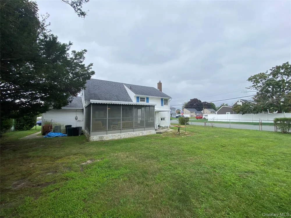 85 Stellenwerf Avenue Islip Terrace, NY 11752