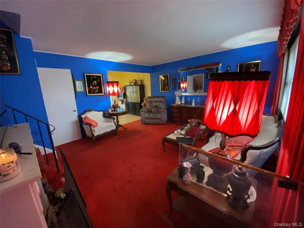 85 Stellenwerf Avenue Islip Terrace, NY 11752