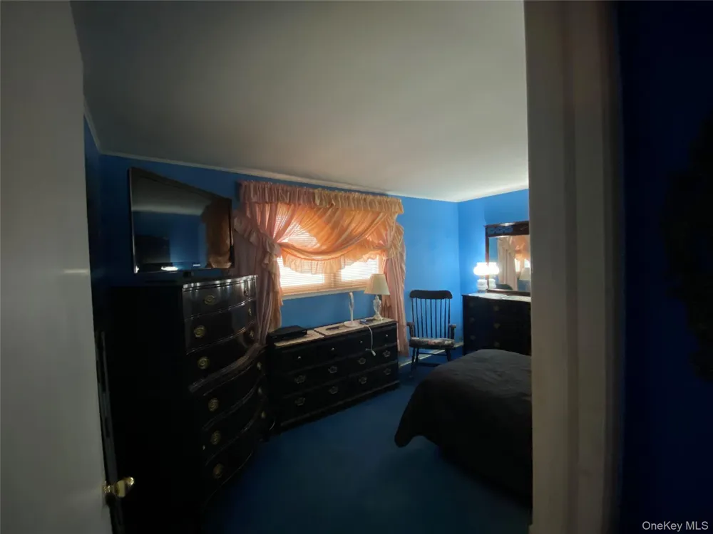 85 Stellenwerf Avenue Islip Terrace, NY 11752