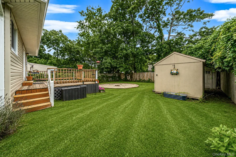 24 trafalgar Drive Shirley, NY 11967