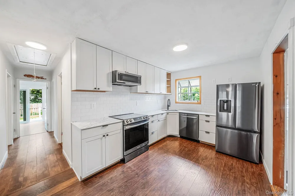 24 trafalgar Drive Shirley, NY 11967