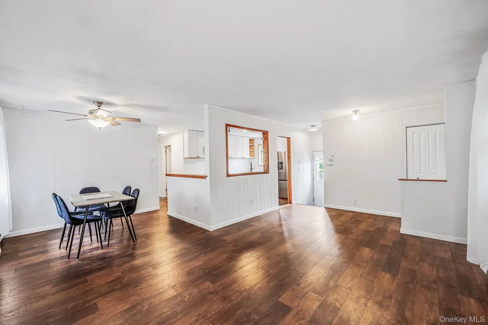 24 trafalgar Drive Shirley, NY 11967