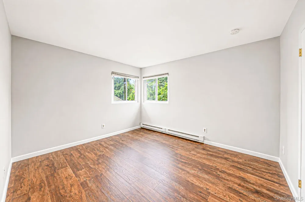 24 trafalgar Drive Shirley, NY 11967